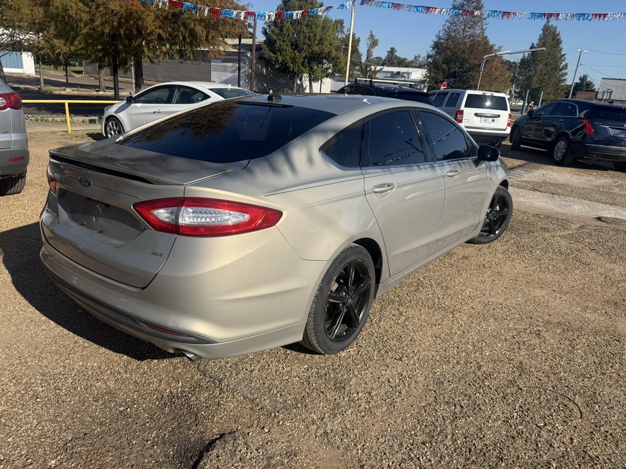Ford Fusion SE 2016