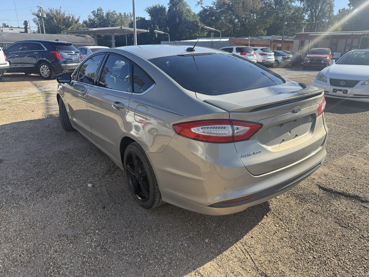 Ford Fusion SE 2016