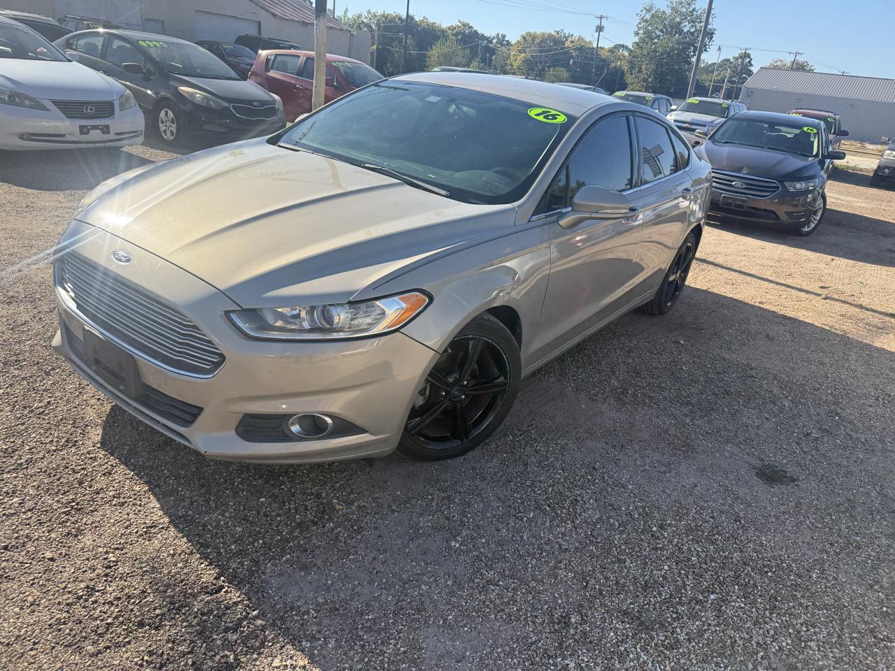 Ford Fusion SE 2016