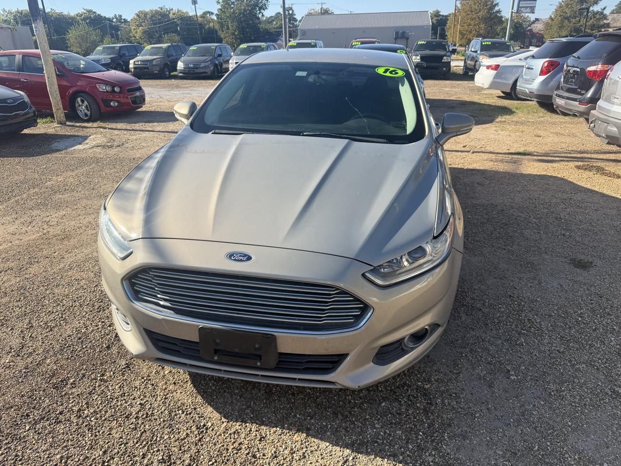 Ford Fusion SE 2016