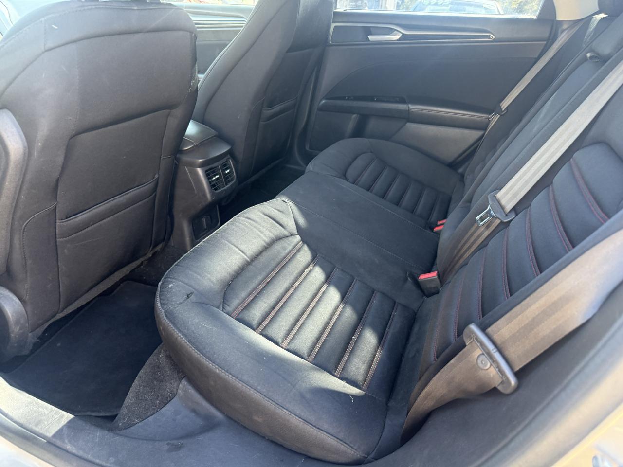 Ford Fusion SE 2016