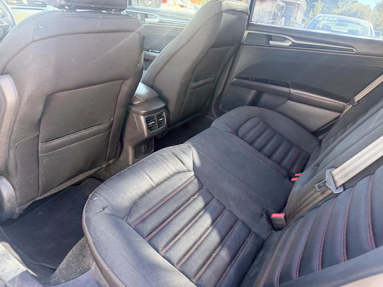 Ford Fusion SE 2016