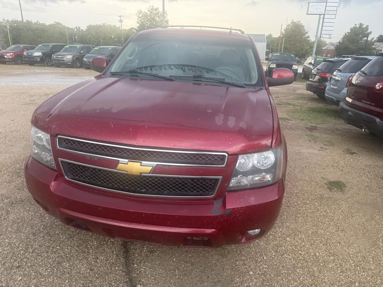 Chevrolet Suburban LT 1500 4WD 2012