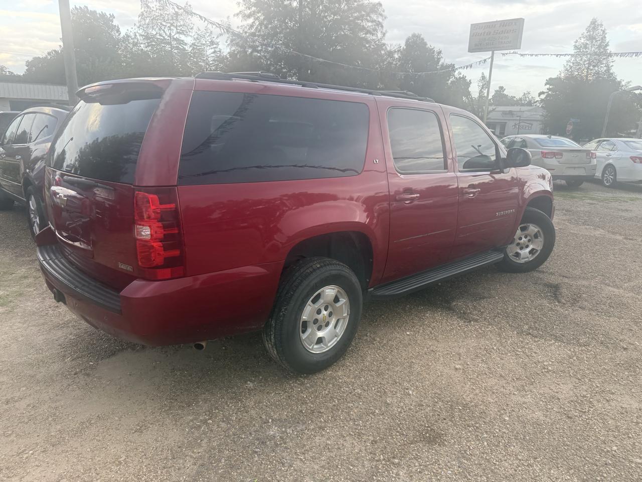 Chevrolet Suburban LT 1500 4WD 2012