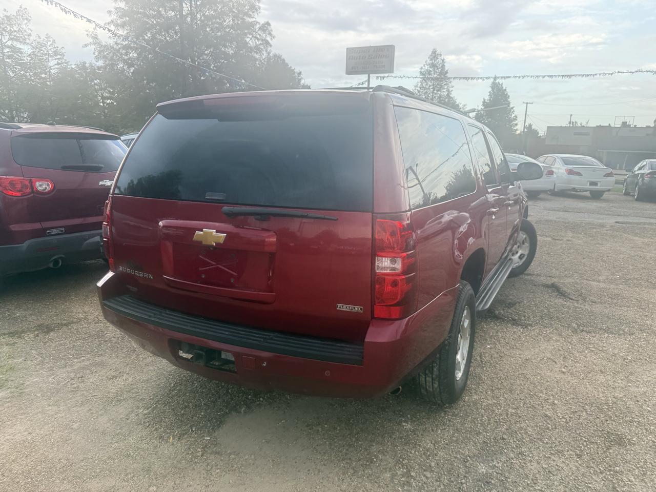 Chevrolet Suburban LT 1500 4WD 2012