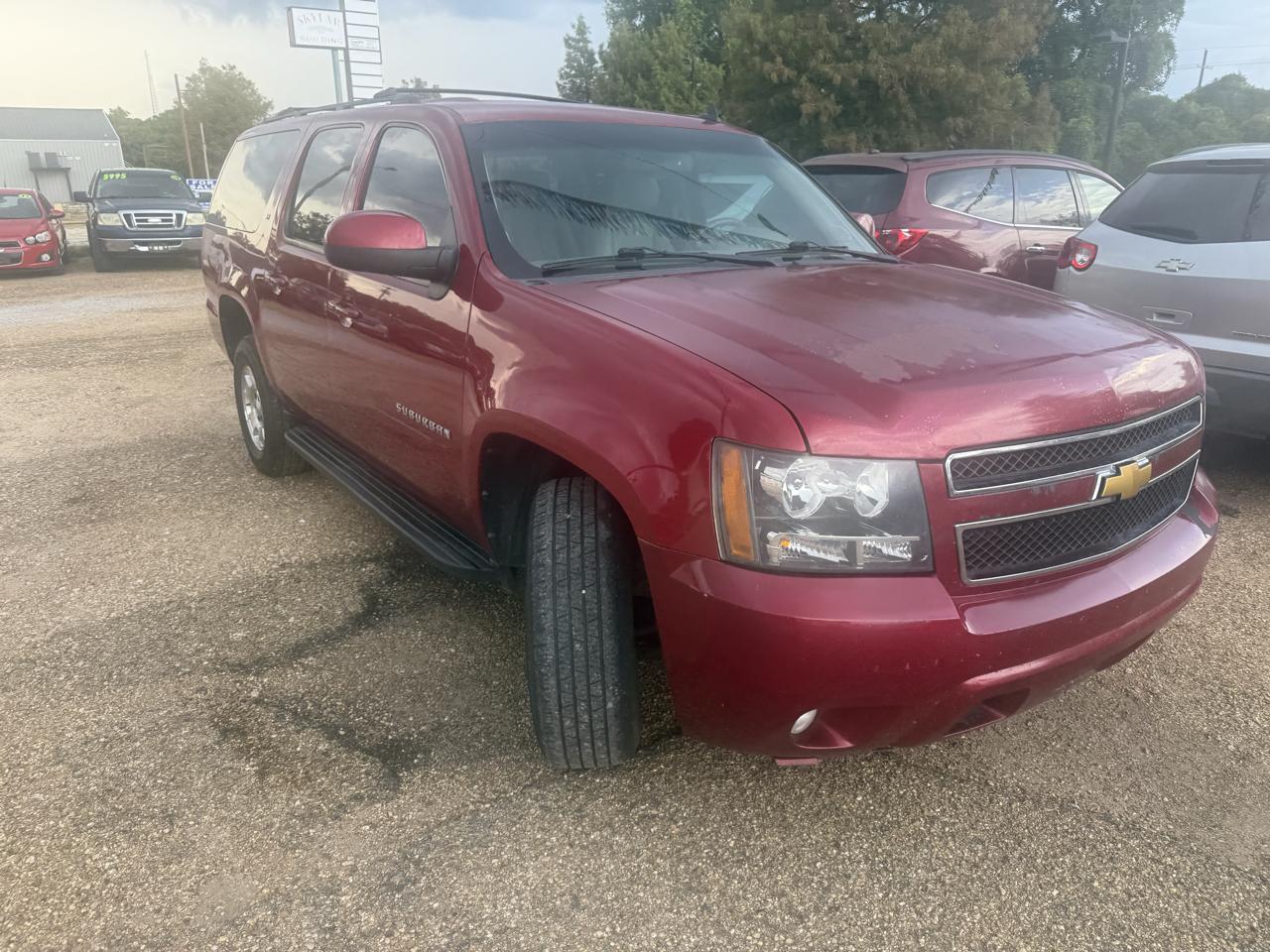 Chevrolet Suburban LT 1500 4WD 2012