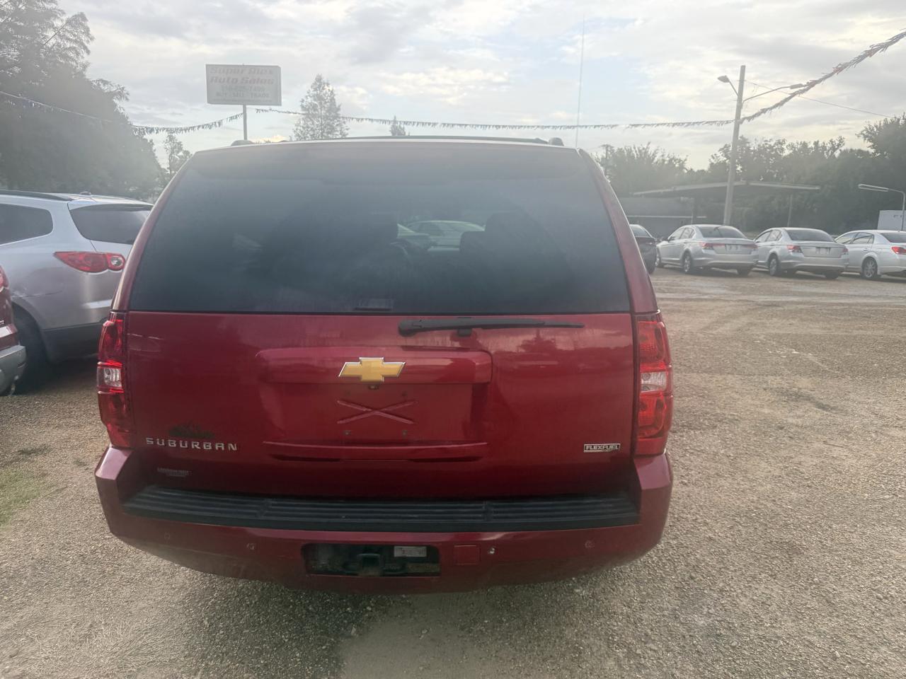 Chevrolet Suburban LT 1500 4WD 2012
