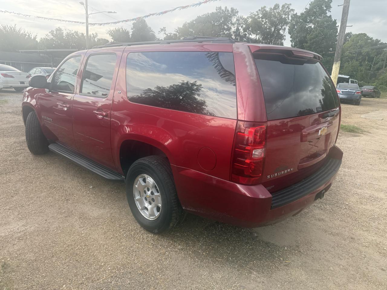 Chevrolet Suburban LT 1500 4WD 2012