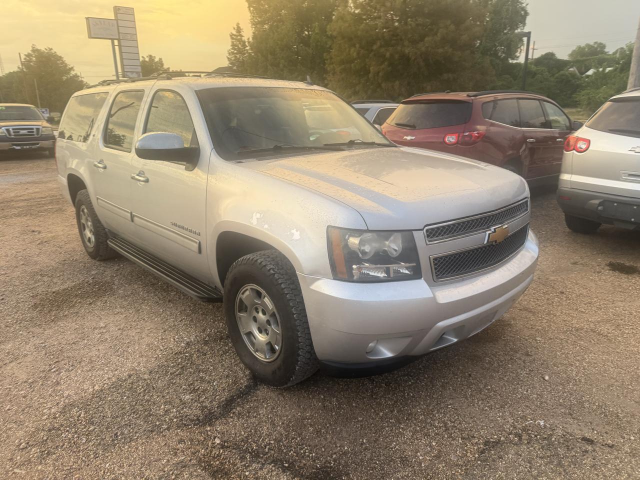 Chevrolet Suburban LT 1500 2WD 2012