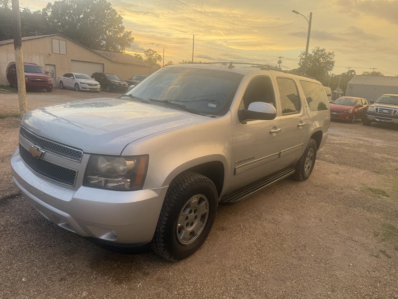 Chevrolet Suburban LT 1500 2WD 2012