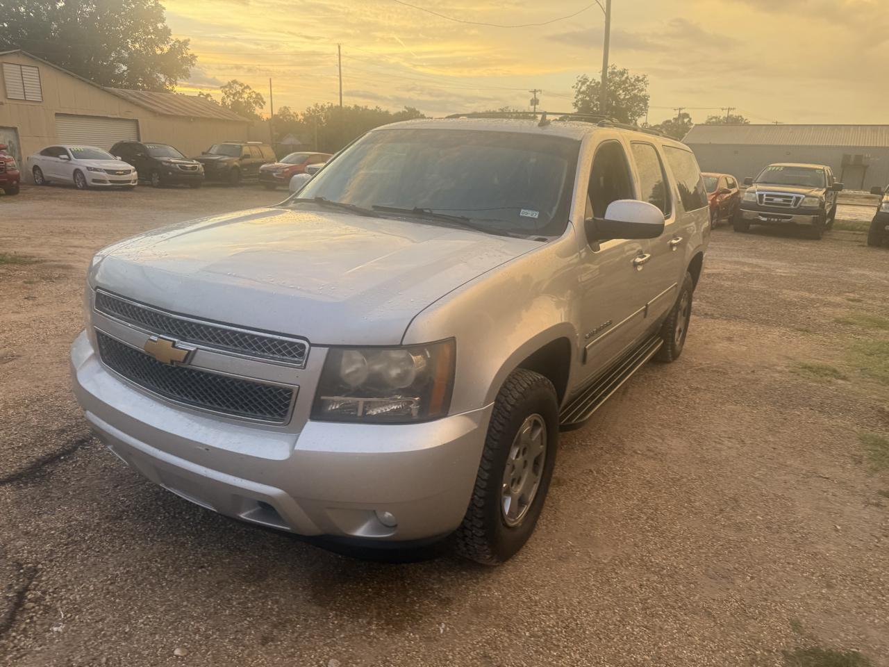 Chevrolet Suburban LT 1500 2WD 2012