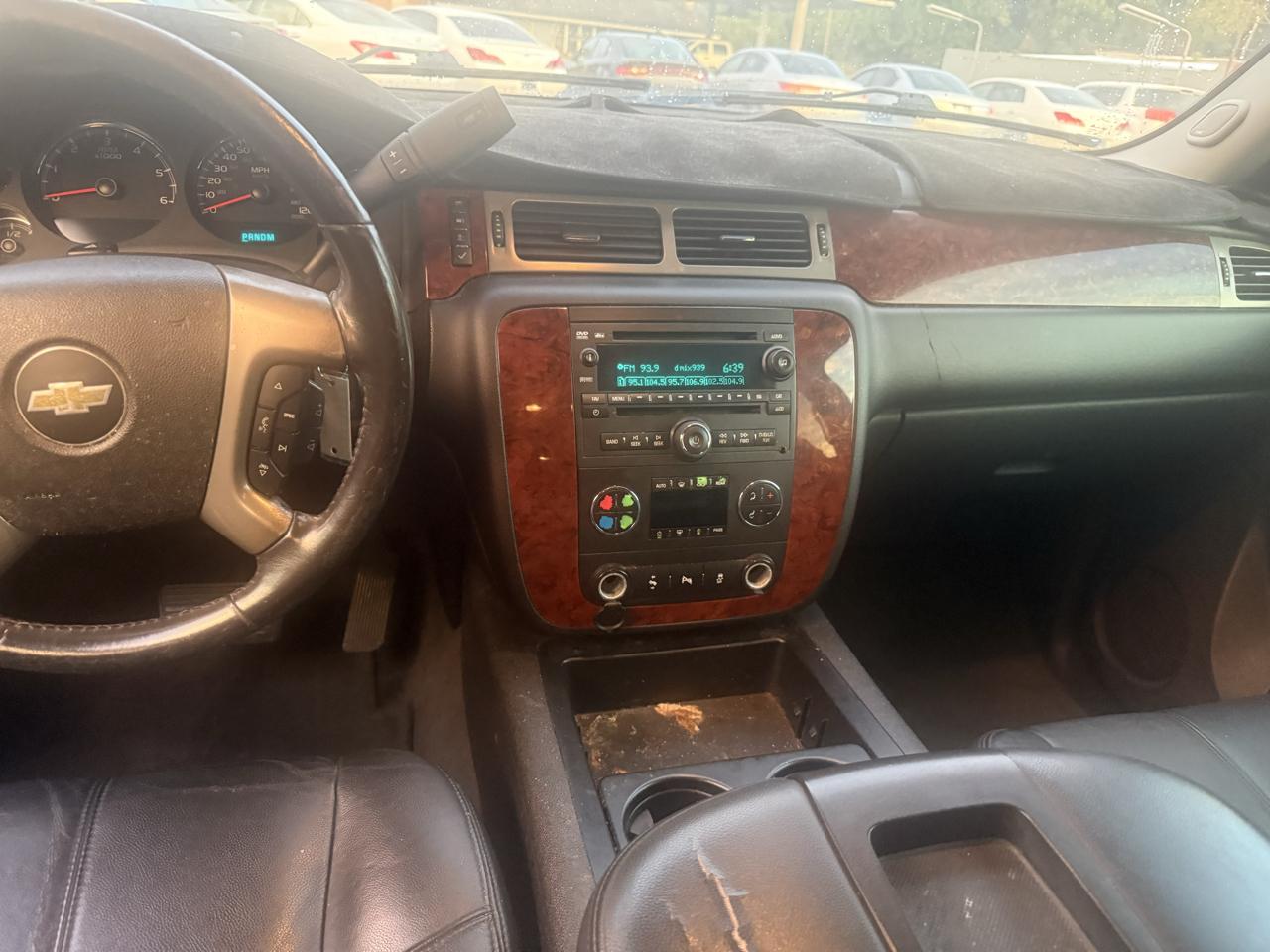 Chevrolet Suburban LT 1500 2WD 2012