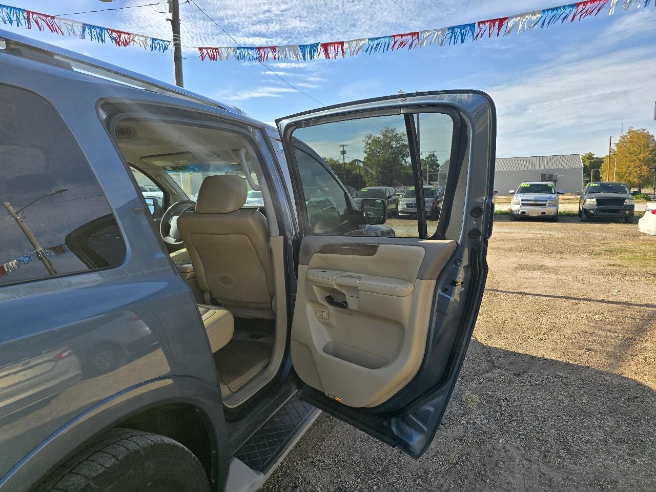 Nissan Armada SL 2WD 2011