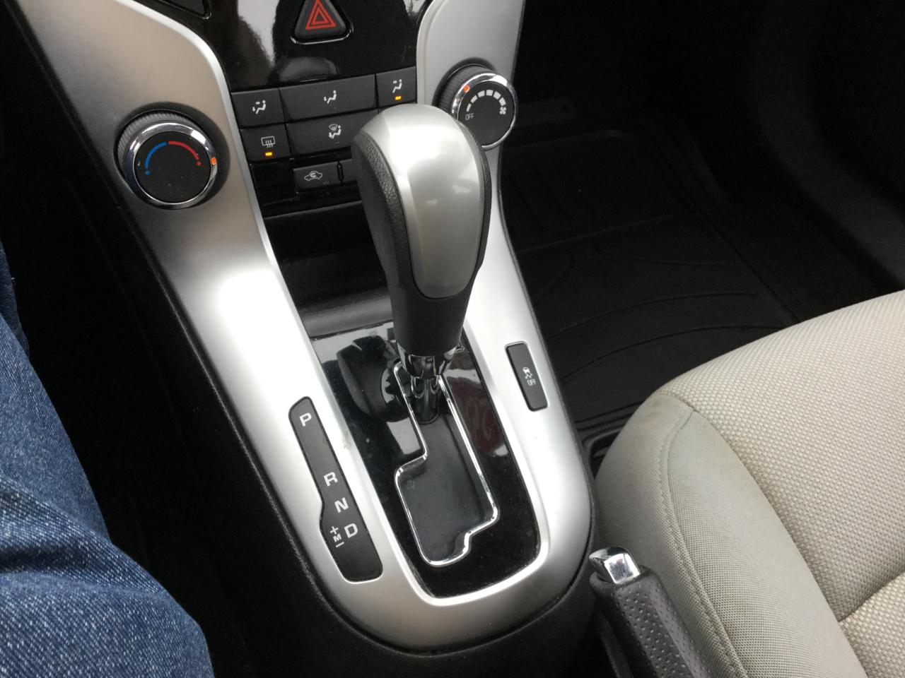 Chevrolet Cruze Limited 4dr Sdn Auto LT w/1LT 2016