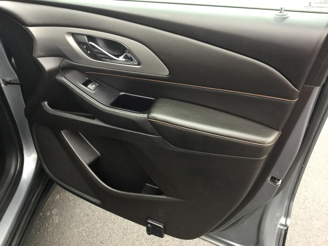 Chevrolet Traverse FWD 4dr LT Leather w/3LT 2019