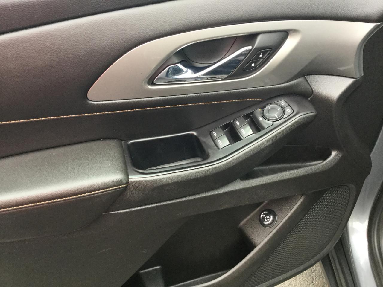 Chevrolet Traverse FWD 4dr LT Leather w/3LT 2019