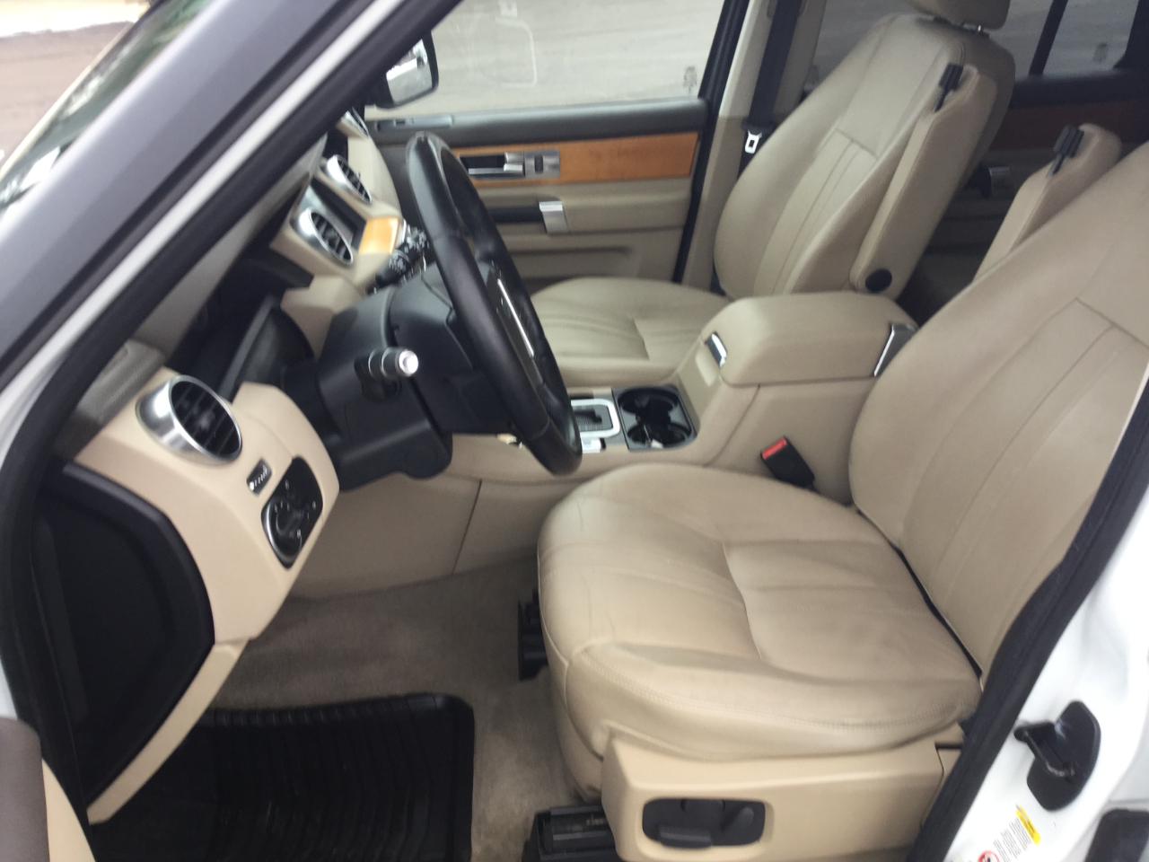 Land Rover LR4 4WD 4dr HSE 2013