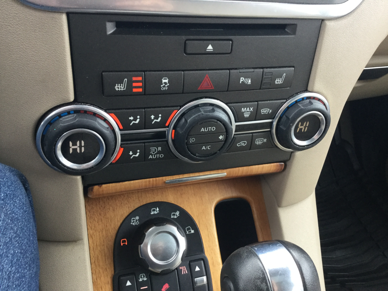 Land Rover LR4 4WD 4dr HSE 2013