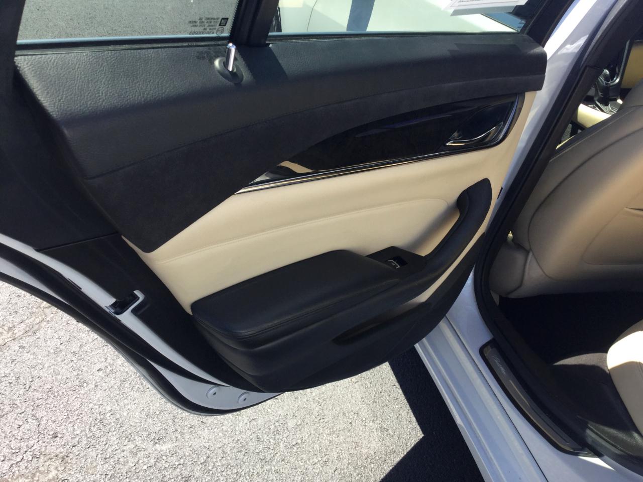 Cadillac CTS Sedan 4dr Sdn 2.0L Turbo Luxury AWD 2018