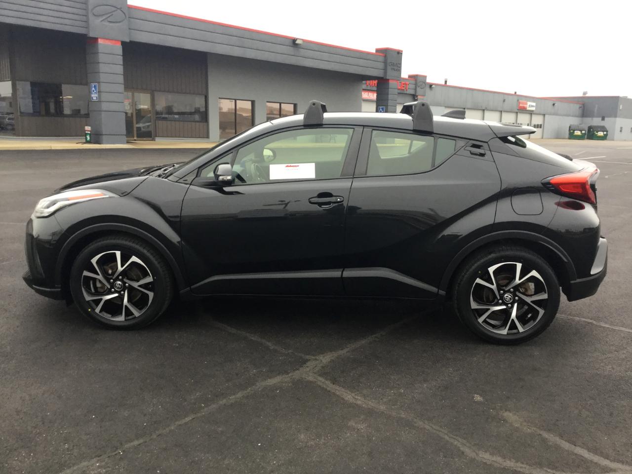 Toyota C-HR LE FWD (Natl) 2021