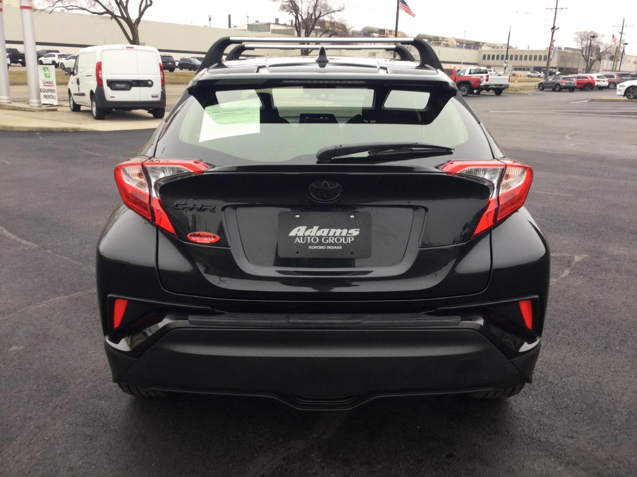 Toyota C-HR LE FWD (Natl) 2021