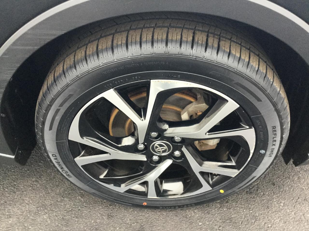 Toyota C-HR LE FWD (Natl) 2021