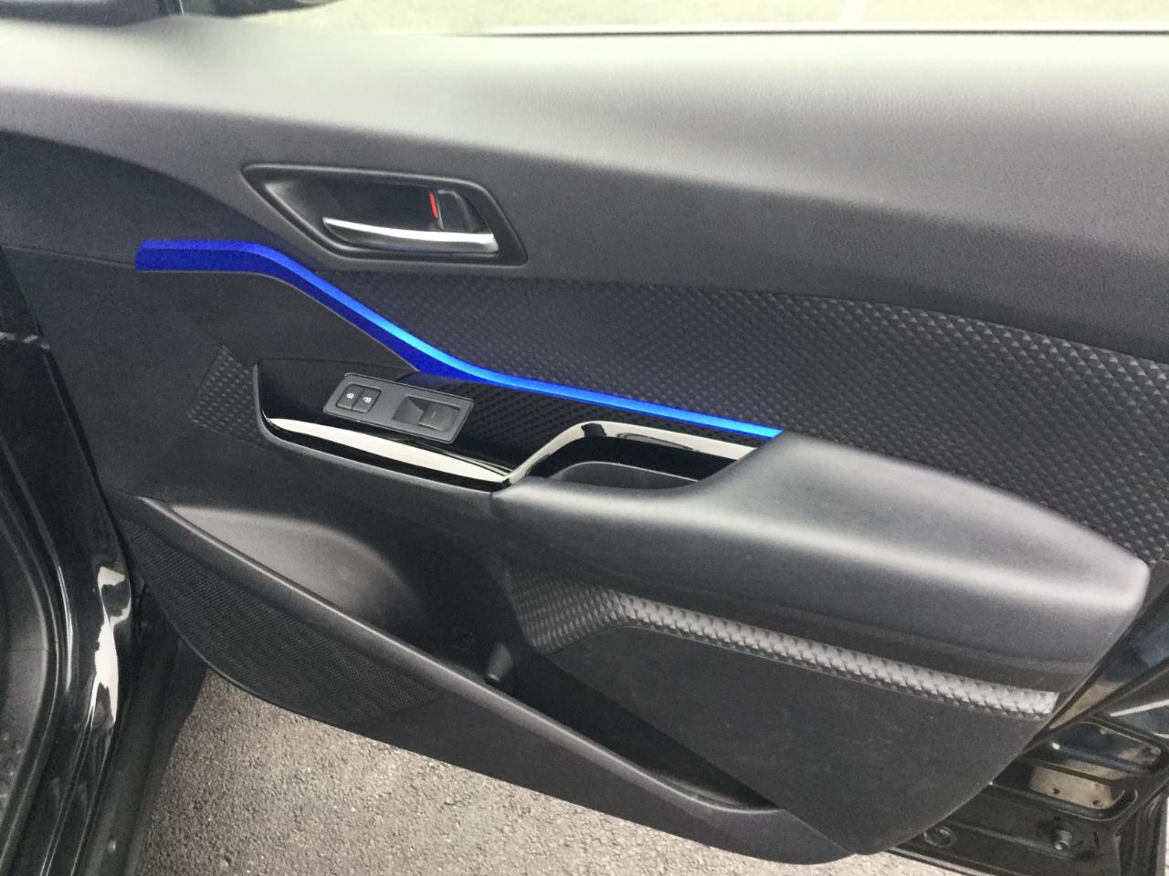 Toyota C-HR LE FWD (Natl) 2021