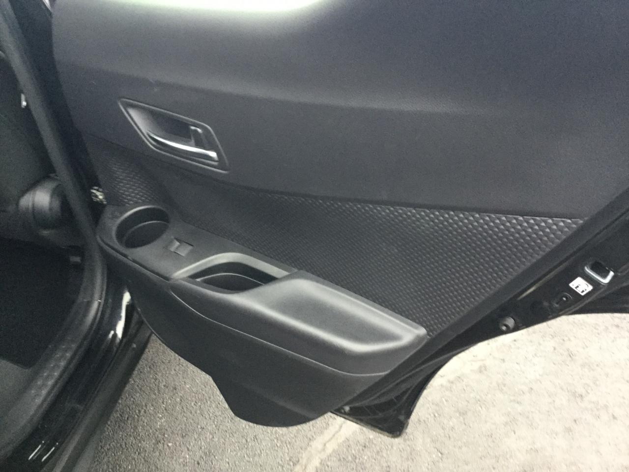 Toyota C-HR LE FWD (Natl) 2021