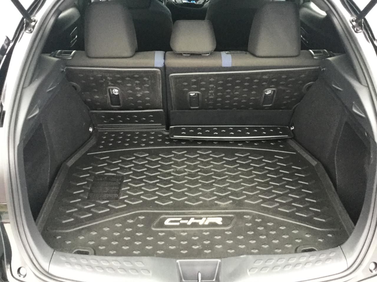 Toyota C-HR LE FWD (Natl) 2021