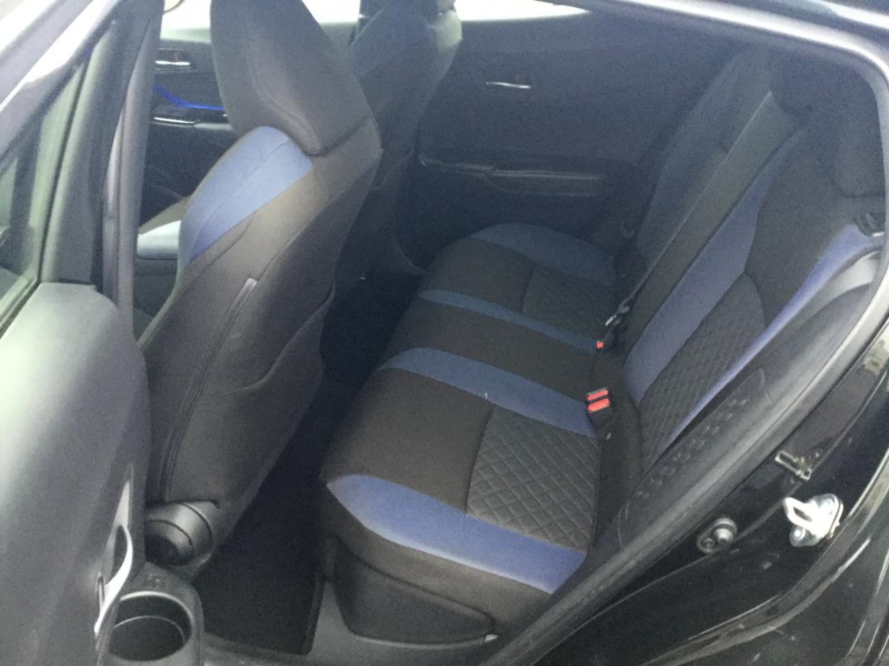 Toyota C-HR LE FWD (Natl) 2021