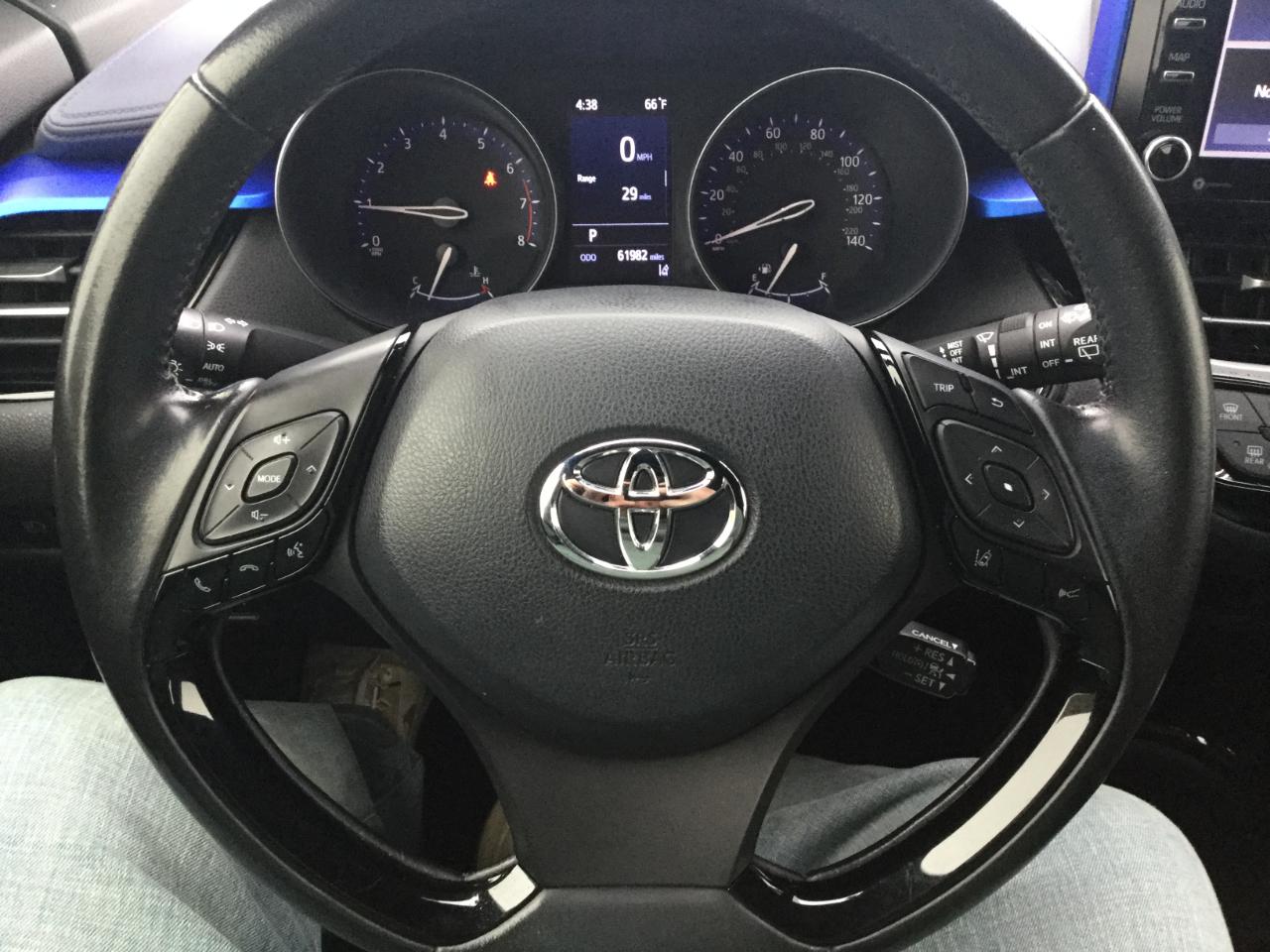 Toyota C-HR LE FWD (Natl) 2021