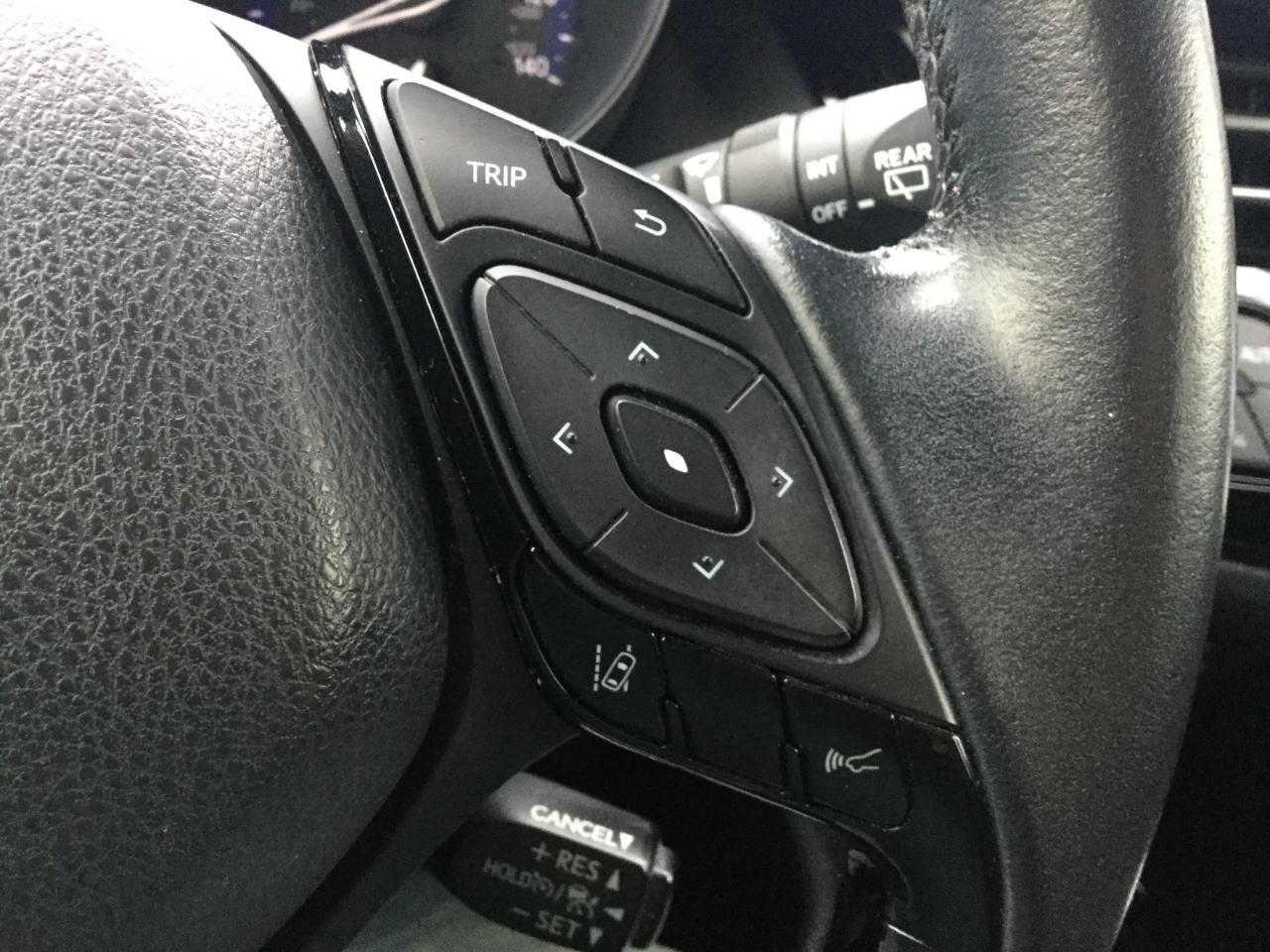 Toyota C-HR LE FWD (Natl) 2021