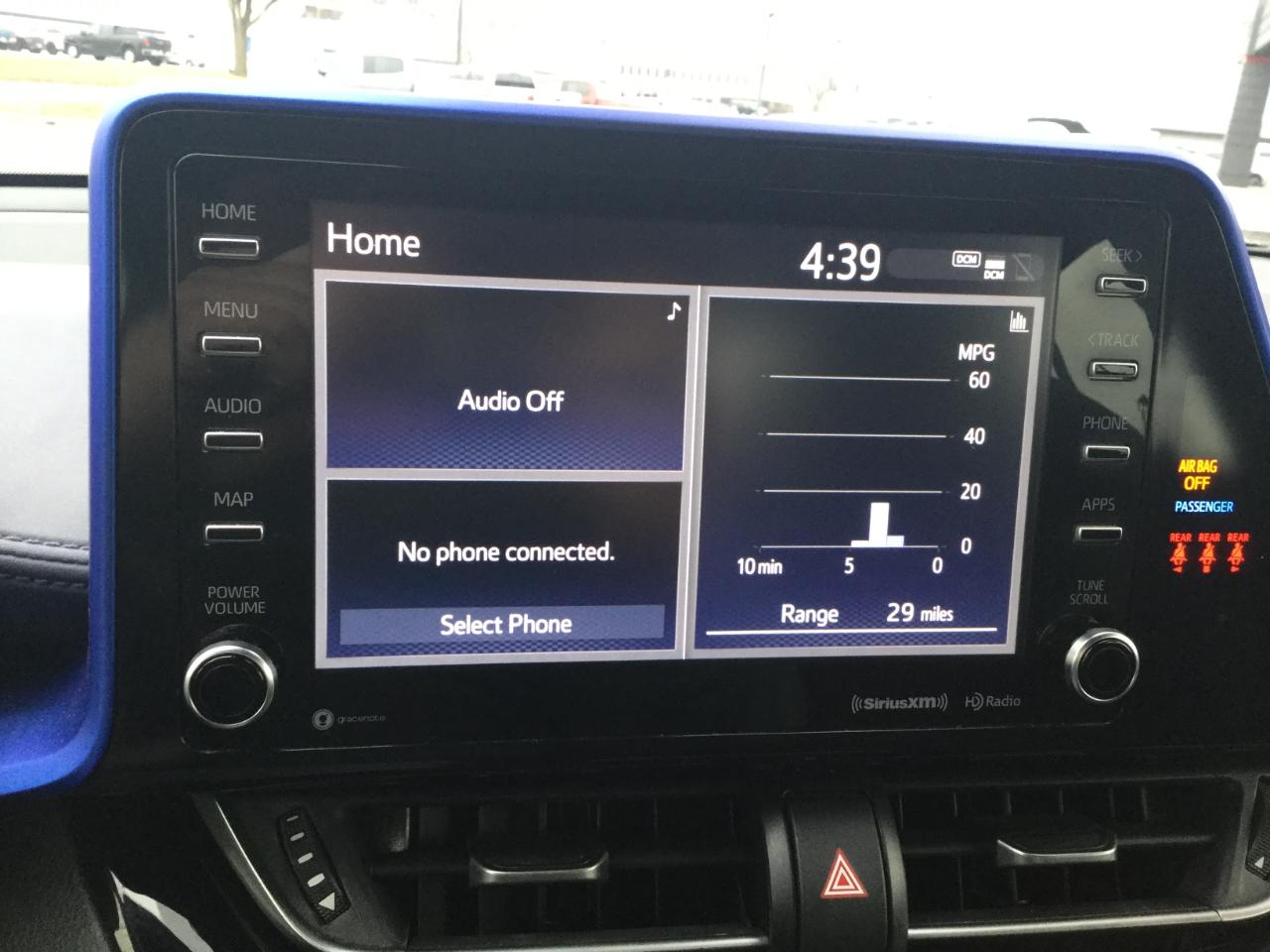 Toyota C-HR LE FWD (Natl) 2021