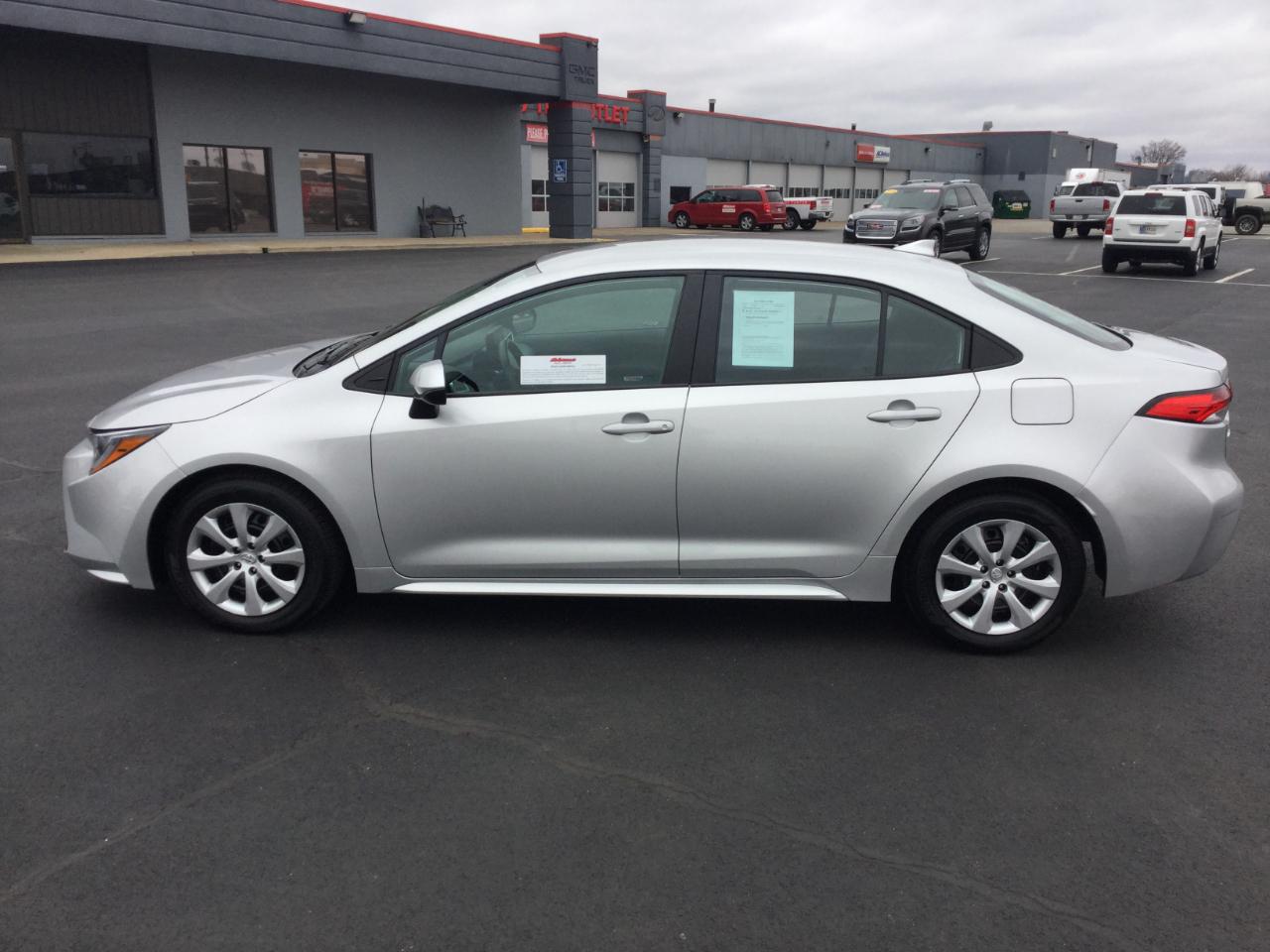 Toyota Corolla LE CVT (Natl) 2025