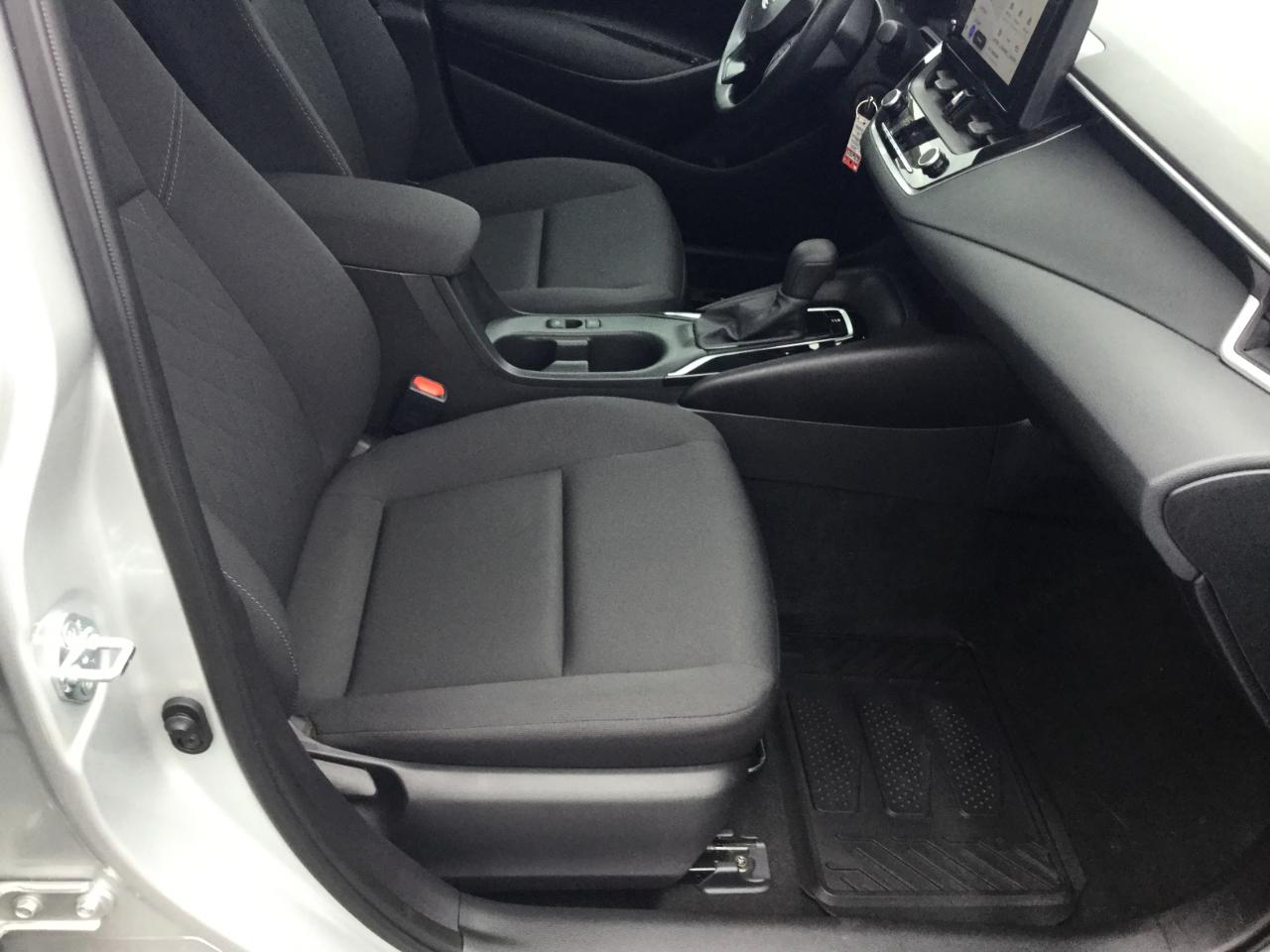 Toyota Corolla LE CVT (Natl) 2025