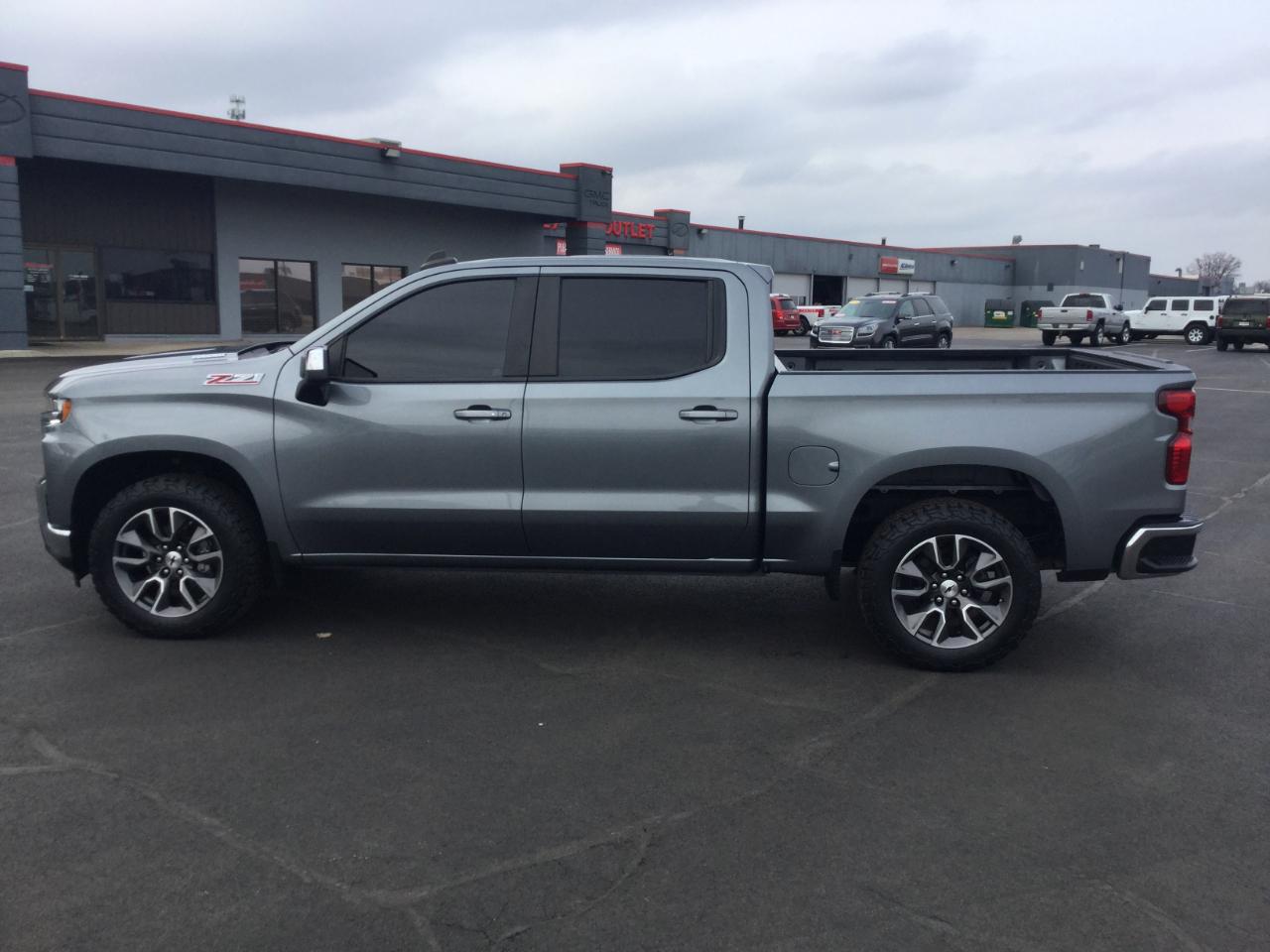 Chevrolet Silverado 1500 4WD Crew Cab 147" LT w/1LT 2021
