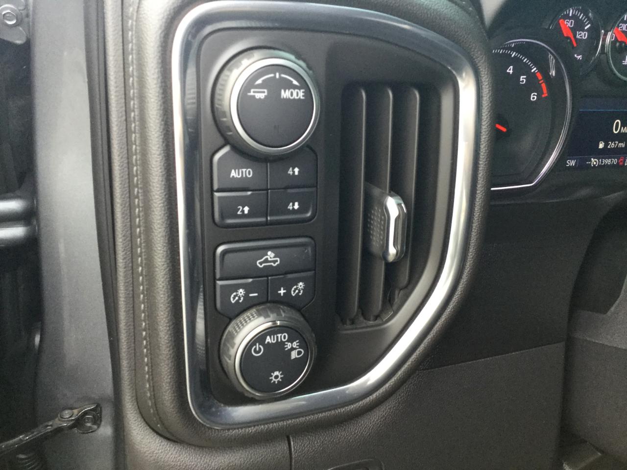 Chevrolet Silverado 1500 4WD Crew Cab 147" LT w/1LT 2021