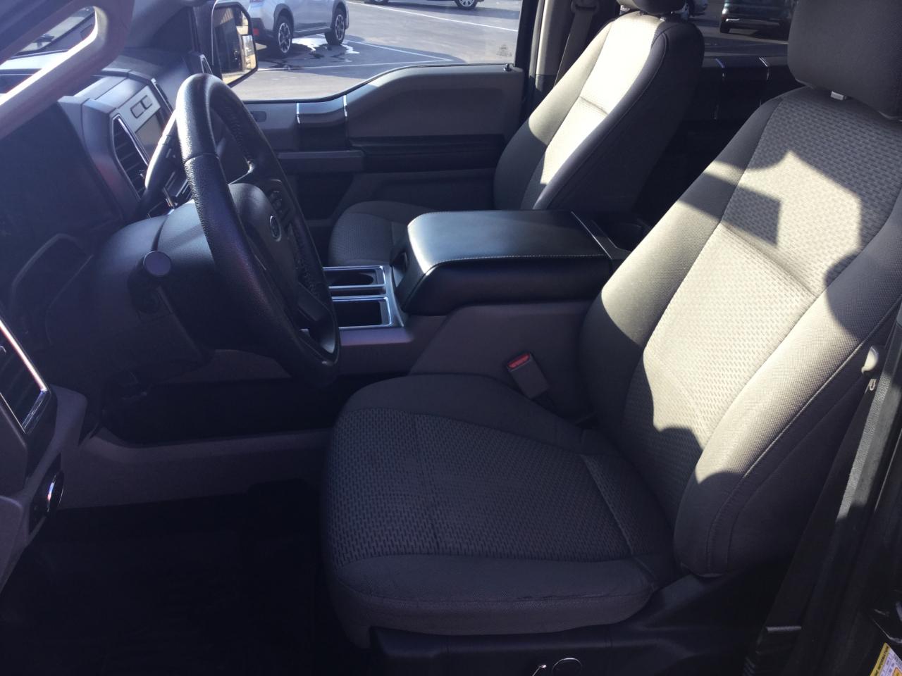 Ford F-150 4WD SuperCrew 145" XLT 2012