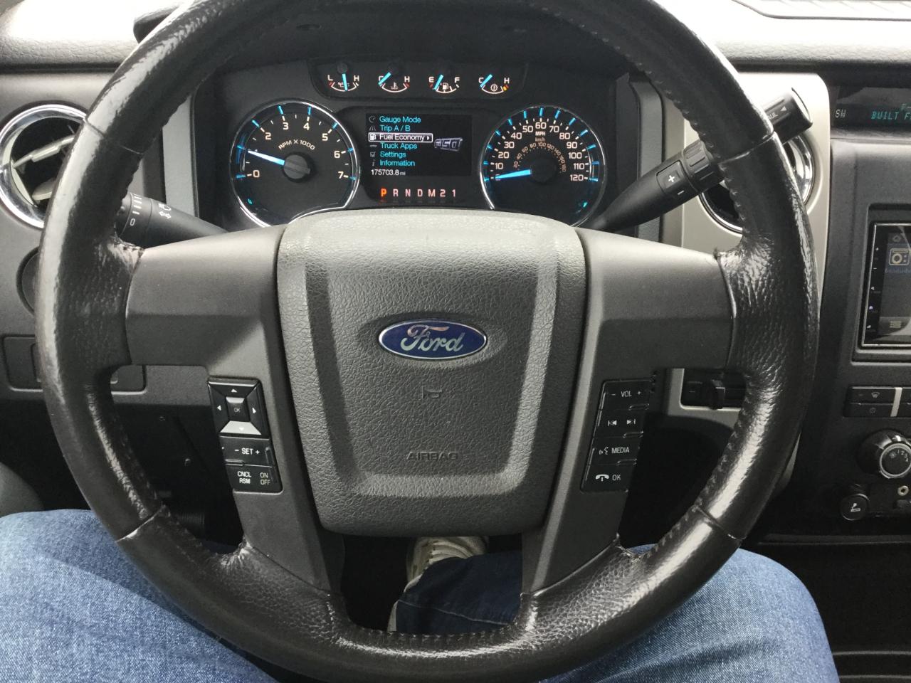 Ford F-150 4WD SuperCrew 157" XLT w/HD Payload Pkg 2012