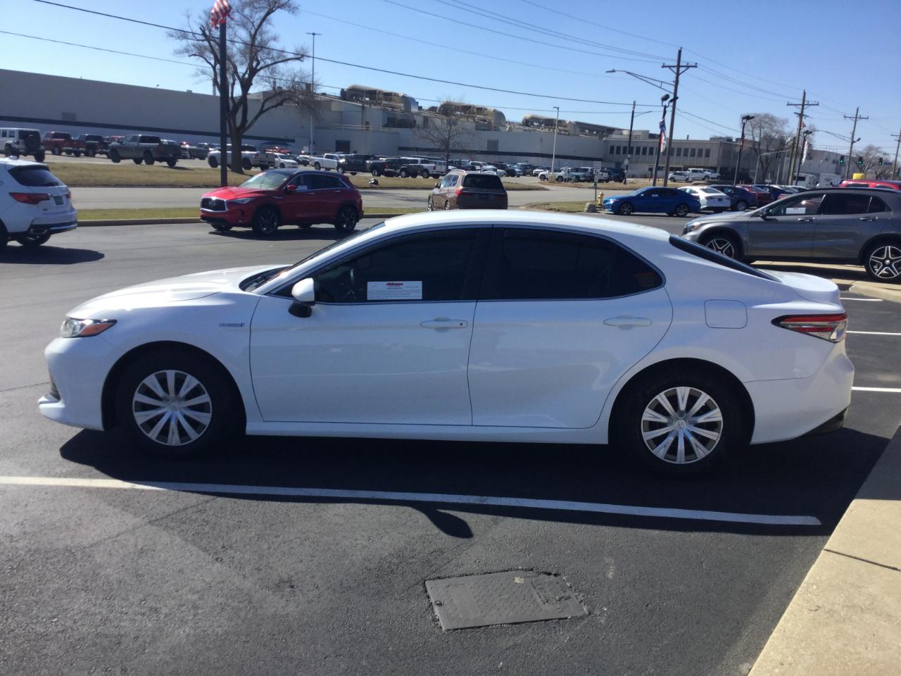 Toyota Camry Hybrid LE CVT (Natl) 2018