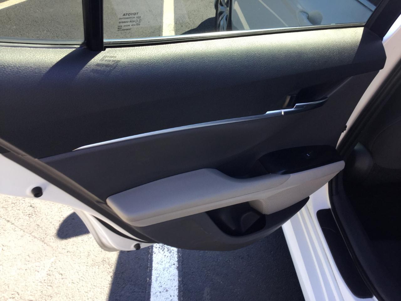 Toyota Camry Hybrid LE CVT (Natl) 2018