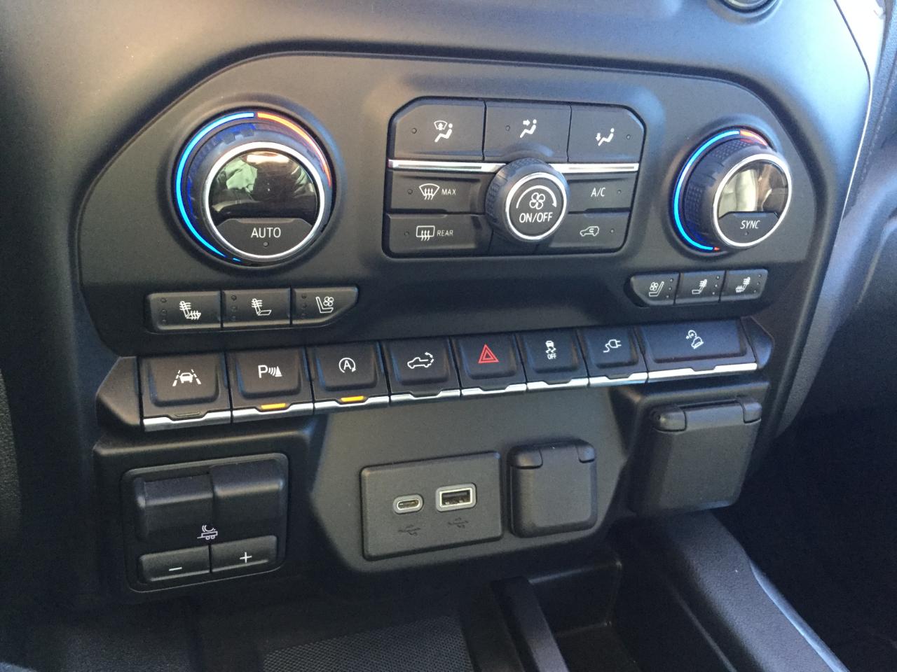 Chevrolet Silverado 1500 4WD Crew Cab 147" LTZ 2020