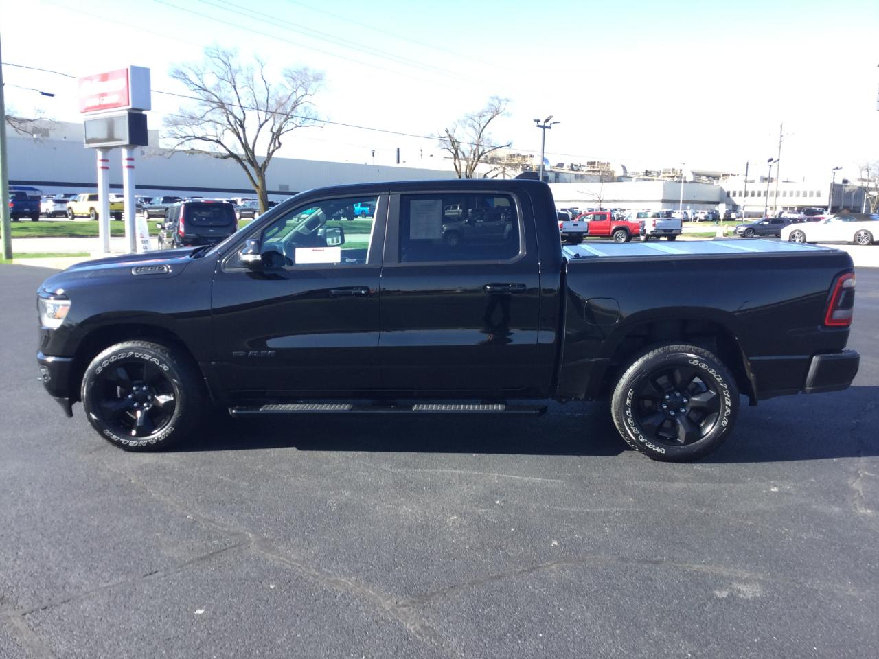 RAM 1500 Big Horn/Lone Star 4x4 Crew Cab 5'7" Box 2019