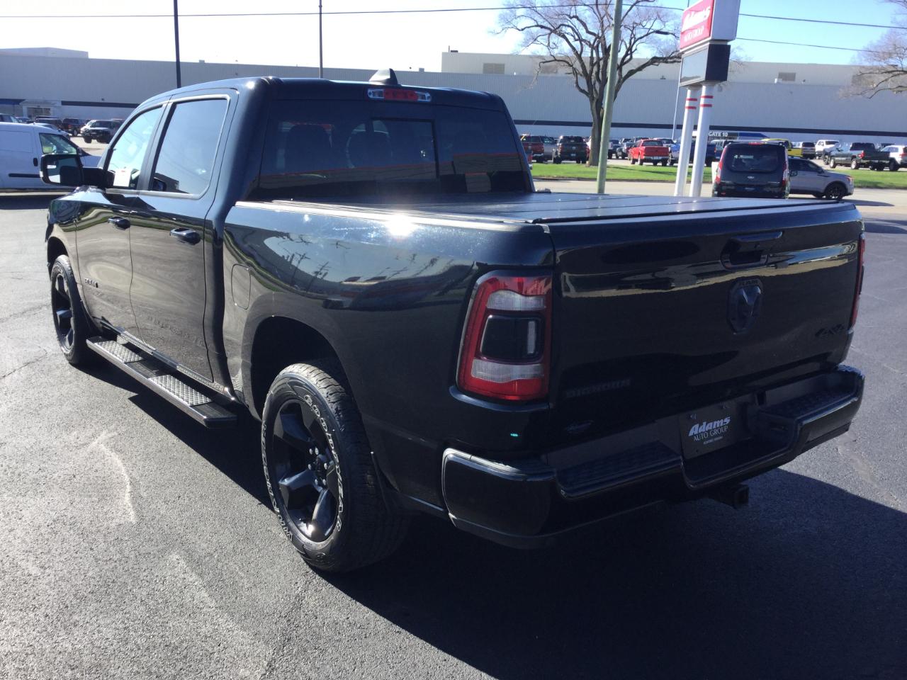 RAM 1500 Big Horn/Lone Star 4x4 Crew Cab 5'7" Box 2019