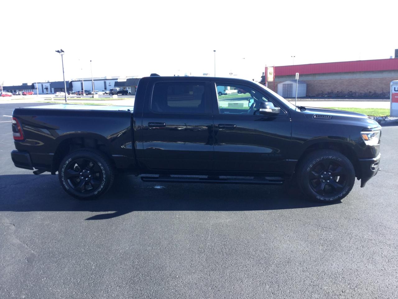 RAM 1500 Big Horn/Lone Star 4x4 Crew Cab 5'7" Box 2019