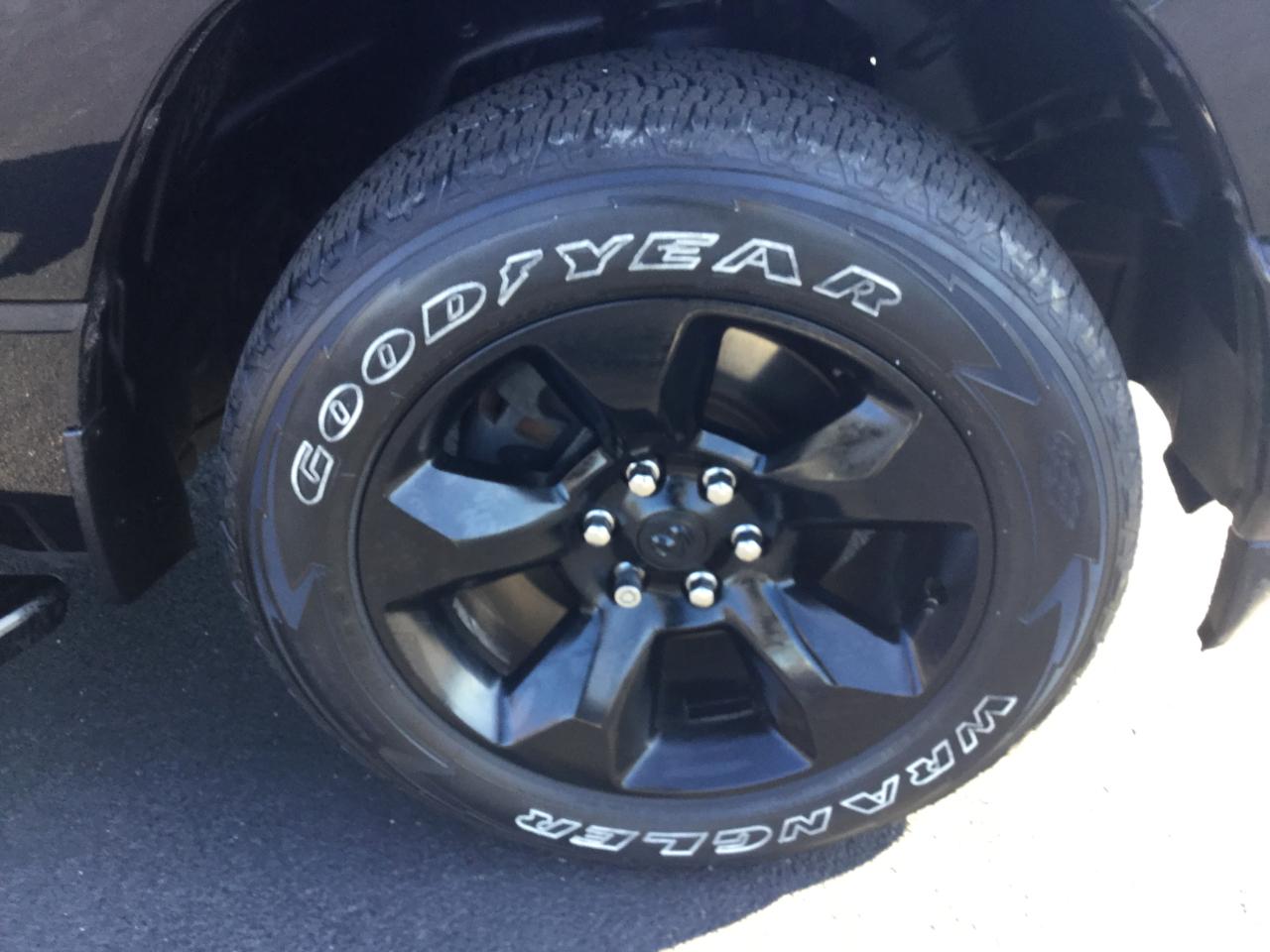 RAM 1500 Big Horn/Lone Star 4x4 Crew Cab 5'7" Box 2019