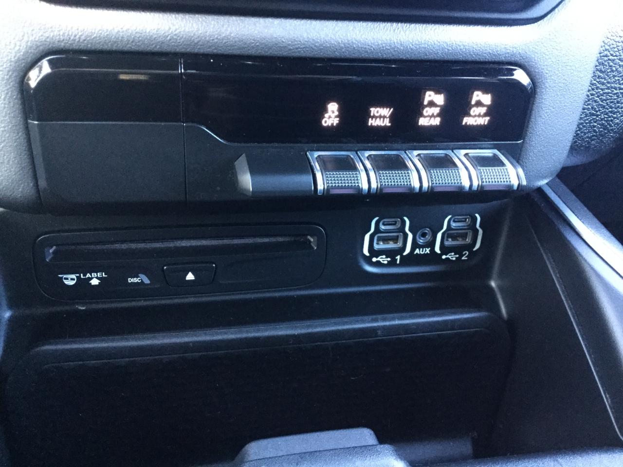 RAM 1500 Big Horn/Lone Star 4x4 Crew Cab 5'7" Box 2019