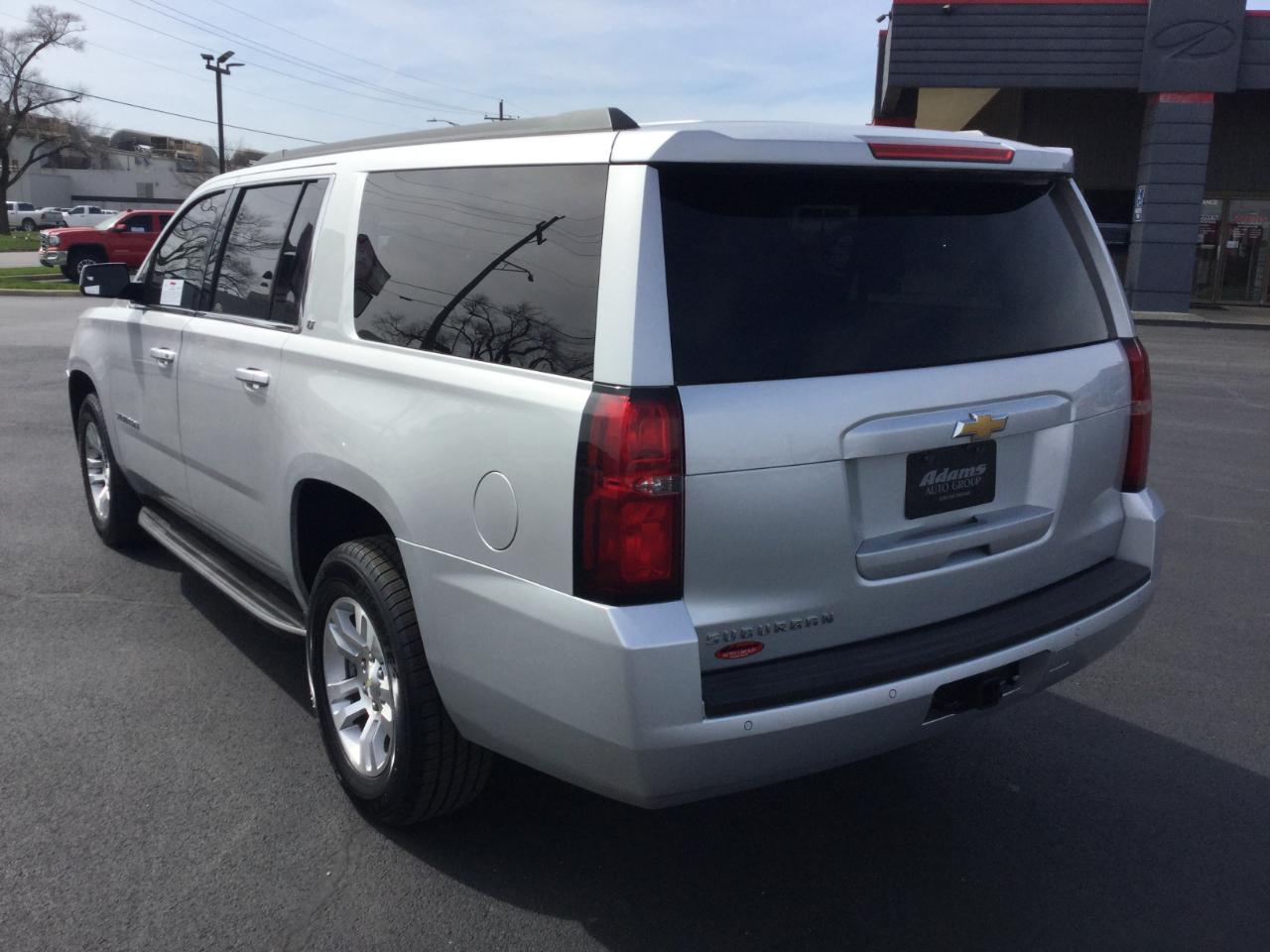 Chevrolet Suburban 4WD 4dr 1500 LT 2017