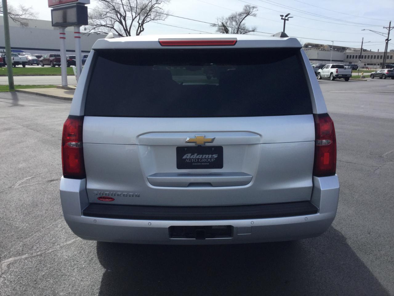 Chevrolet Suburban 4WD 4dr 1500 LT 2017