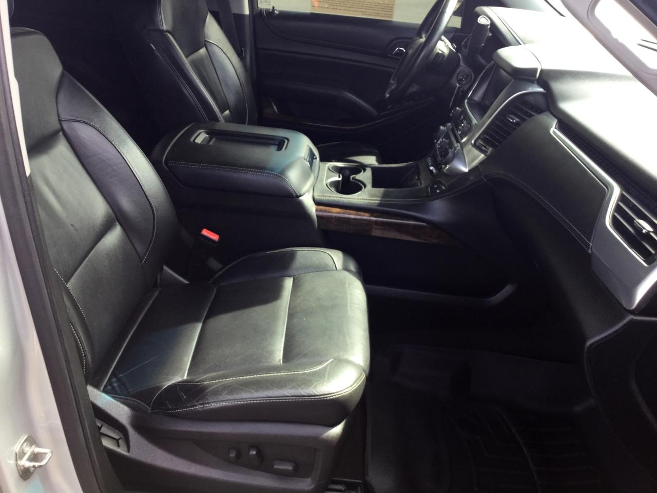 Chevrolet Suburban 4WD 4dr 1500 LT 2017